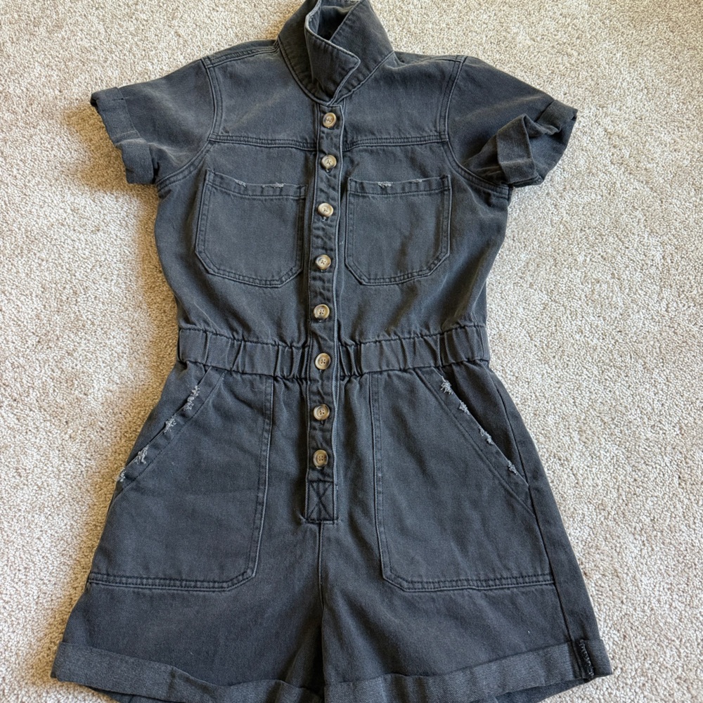 Show Me Your MuMu Charcoal Button-Up Top